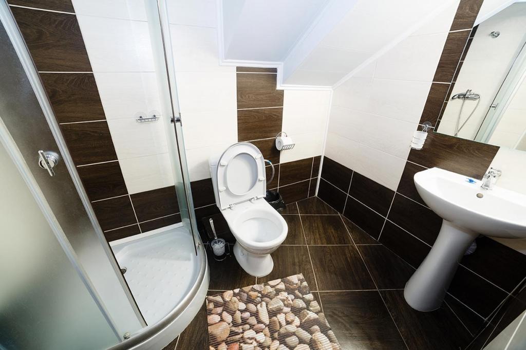 Corner House Hotel Lutsk Ngoại thất bức ảnh