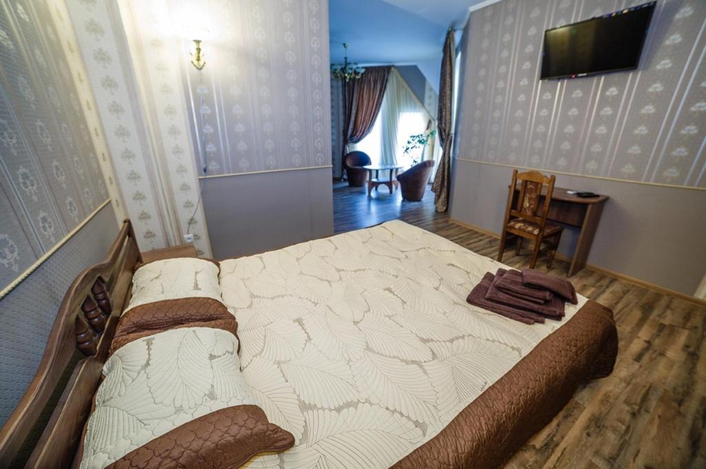 Corner House Hotel Lutsk Ngoại thất bức ảnh